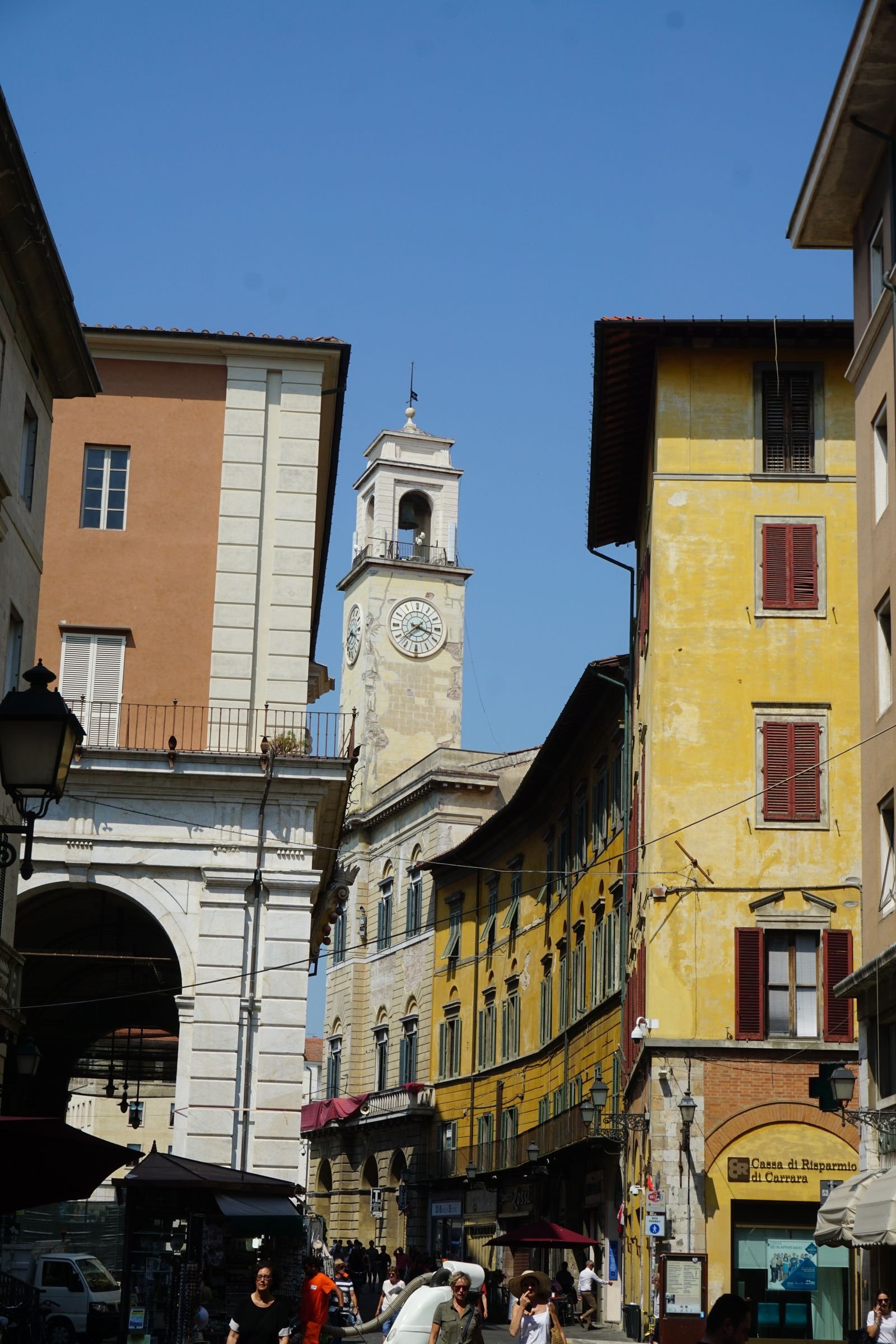 Il centro storico di Crema con la torre dell'orologio — da qui partono i pazienti di Trapianto Capelli Tirana